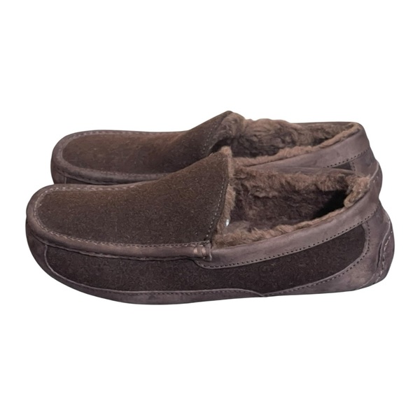 Mens UGG® Ascot Matte Leather
Slipper - Brown size 12 - Picture 7 of 15